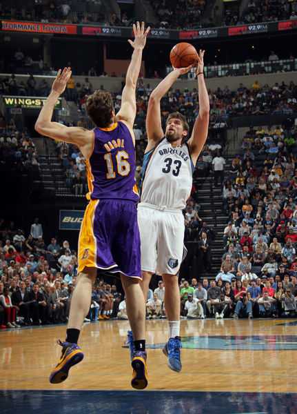 巴黎曾因内 巴黎曾因内